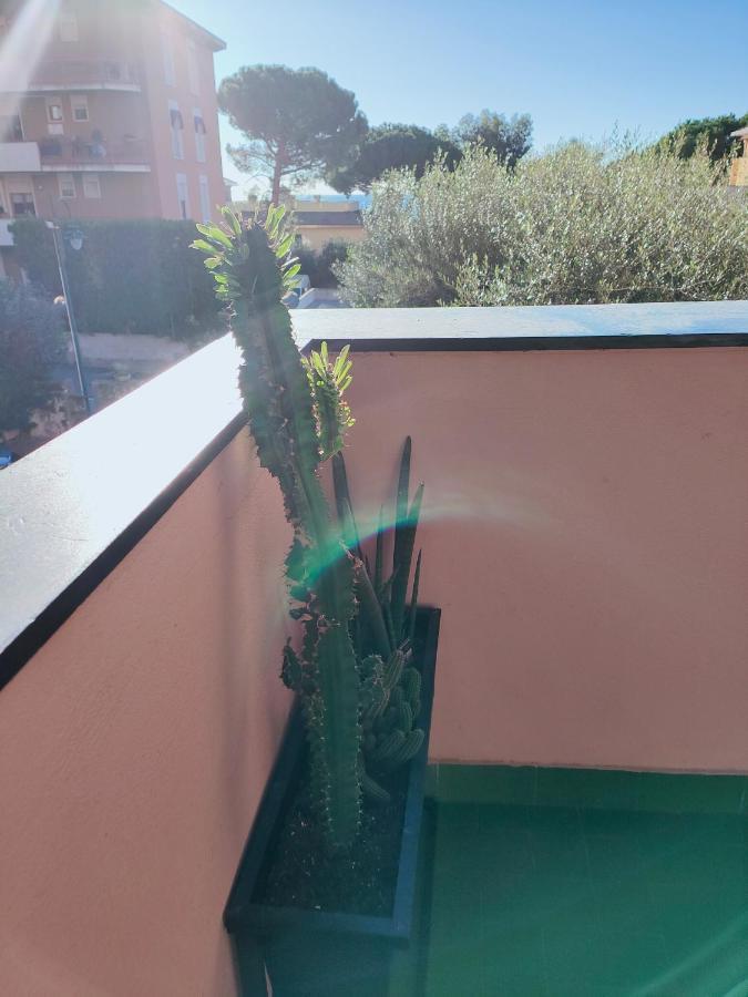 Appartamento In Zona Esclusiva A 50 Mt Dal Mare Arenzano Exterior photo